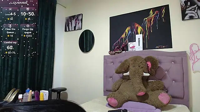 Snapshot of Emmie_Hot chatting on 24, 11, 2025 Emmie Hot online show from 24, 11, 2025