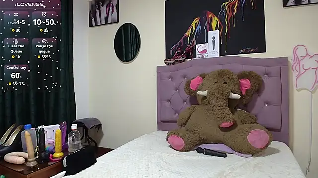 Snapshot of Emmie_Hot chatting on 29, 11, 2025 Emmie Hot online show from 29, 11, 2025