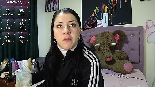 Snapshot of Emmie_Hot chatting on 2, 12, 2025 Emmie Hot online show from 2, 12, 2025