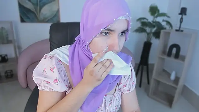 Snapshot of Ayha_khalaf chatting on 16, 10, 2025 Ayha khalaf online show from 16, 10, 2025