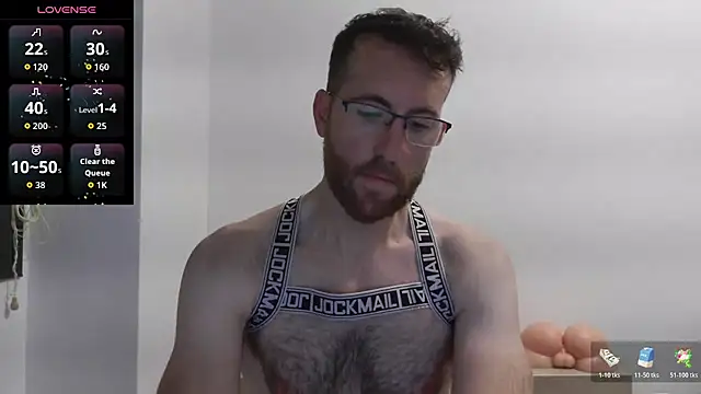 Snapshot of machohiberiko chatting on 13, 11, 2025 machohiberiko online show from 13, 11, 2025