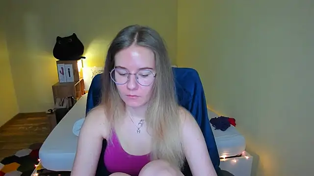 EmilyPaw online show from 13, 2, 2025