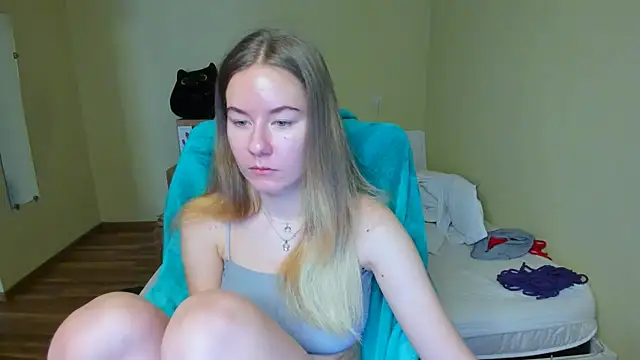 EmilyPaw online show from 28, 2, 2025