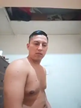 Snapshot of LuisMex1998 chatting on 30, 10, 2025 LuisMex1998 online show from 30, 10, 2025