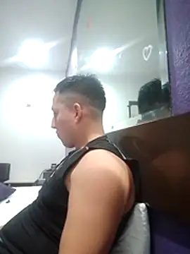 Snapshot of LuisMex1998 chatting on 2, 11, 2025 LuisMex1998 online show from 2, 11, 2025