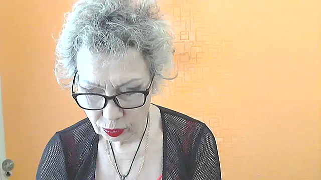 NessyJenixs online show from 1, 4, 2026