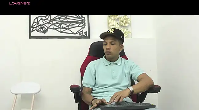 Snapshot of carlos_alber12 chatting on 17, 3, 2025 carlos alber12 online show from 17, 3, 2025