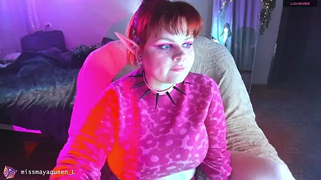 Snapshot of missmayaqueen chatting on 10, 7, 2026 missmayaqueen online show from 10, 7, 2026