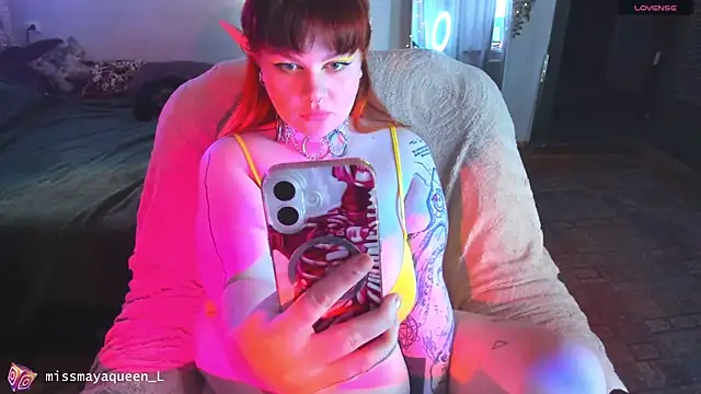 Snapshot of missmayaqueen chatting on 11, 7, 2026 missmayaqueen online show from 11, 7, 2026