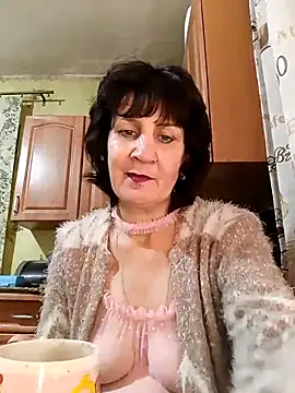 Snapshot of Laura_Kiss chatting on 5, 12, 2025 Laura Kiss online show from 5, 12, 2025