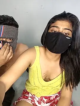 Snapshot of Love-N chatting on 28, 9, 2025 Love-N online show from 28, 9, 2025