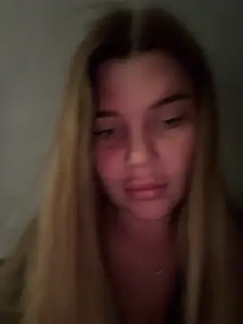 Snapshot of ella_zzz chatting on 3, 6, 2026 ella zzz online show from 3, 6, 2026