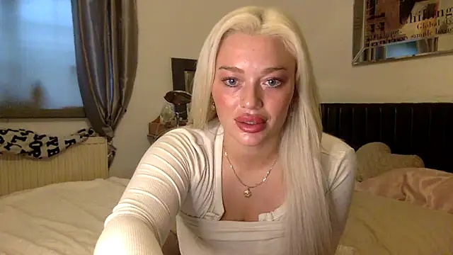 Snapshot of blissdimicco chatting on 23, 1, 2025 blissdimicco online show from 23, 1, 2025