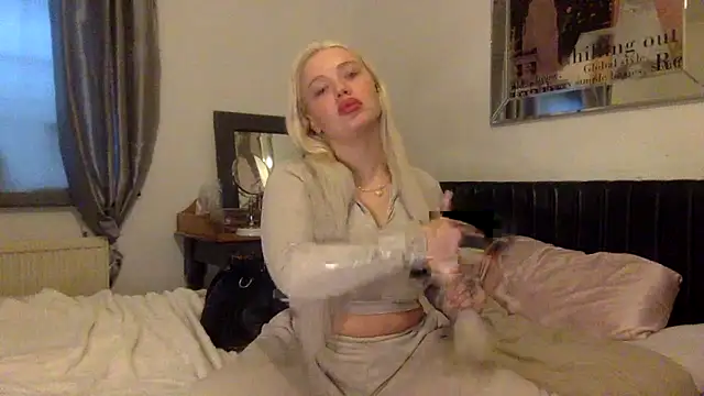 Snapshot of blissdimicco chatting on 27, 1, 2025 blissdimicco online show from 27, 1, 2025