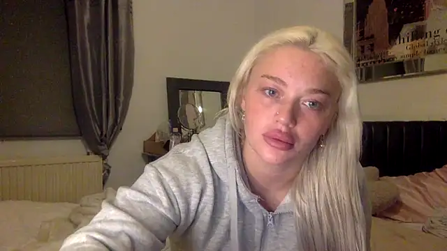 Snapshot of blissdimicco chatting on 28, 1, 2025 blissdimicco online show from 28, 1, 2025