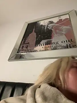 Snapshot of blissdimicco chatting on 6, 3, 2025 blissdimicco online show from 6, 3, 2025