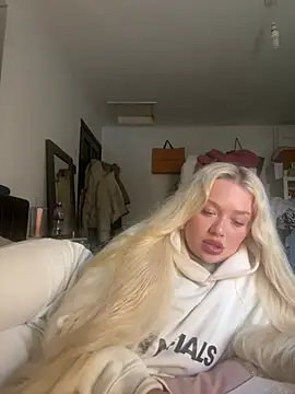 Snapshot of blissdimicco chatting on 11, 3, 2025 blissdimicco online show from 11, 3, 2025