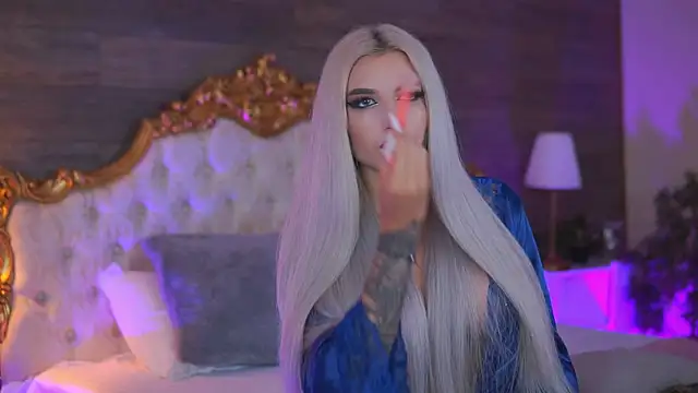 Juicy Jessye online show from 8, 9, 2025