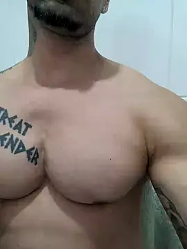 Snapshot of badbrown chatting on 8, 2, 2025 badbrown online show from 8, 2, 2025