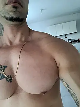 Snapshot of badbrown chatting on 7, 3, 2025 badbrown online show from 7, 3, 2025