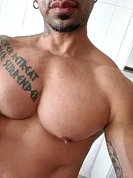 Snapshot of badbrown chatting on 29, 9, 2025 badbrown online show from 29, 9, 2025