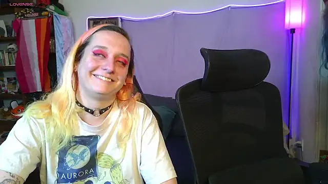 Snapshot of Evelan420 chatting on 15, 5, 2026 Evelan420 online show from 15, 5, 2026