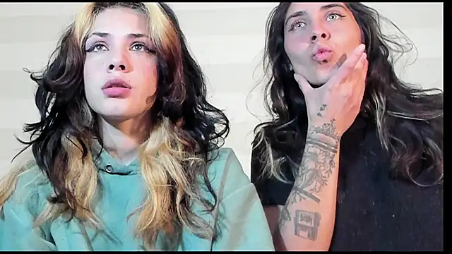 Snapshot of onix_bl4ck chatting on 14, 12, 2025 onix bl4ck online show from 14, 12, 2025