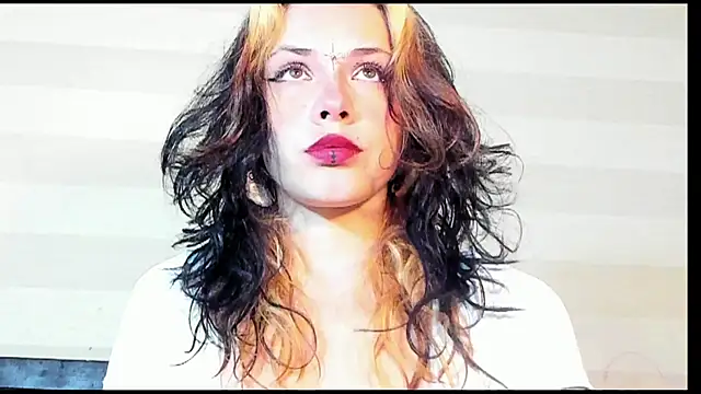 Snapshot of onix_bl4ck chatting on 16, 12, 2025 onix bl4ck online show from 16, 12, 2025