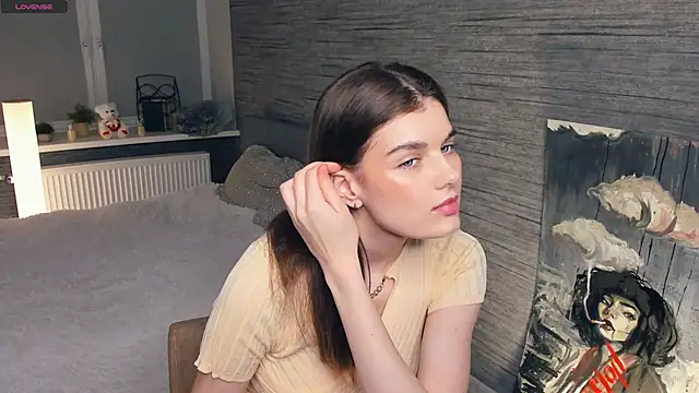 Snapshot of FloraDobb chatting on 27, 2, 2025 FloraDobb online show from 27, 2, 2025