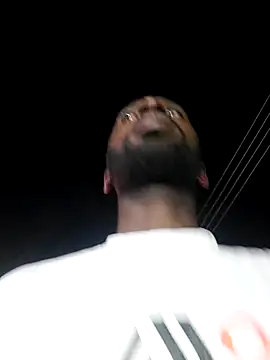 Snapshot of onewinnertee chatting on 13, 11, 2025 onewinnertee online show from 13, 11, 2025