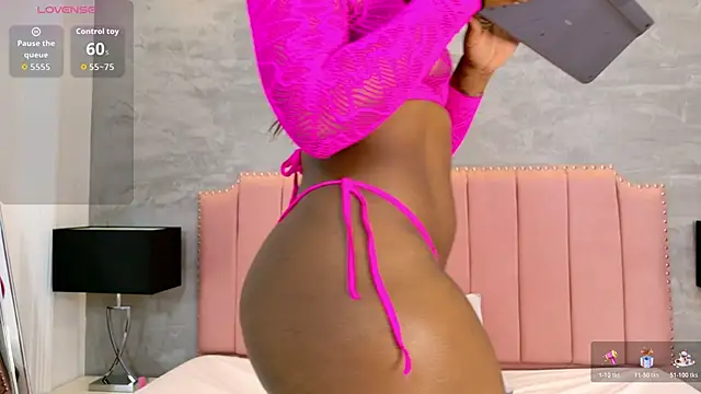 Alaia Colins online show from 19, 12, 2025