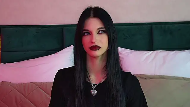 Snapshot of BeverlyMost chatting on 28, 11, 2025 BeverlyMost online show from 28, 11, 2025