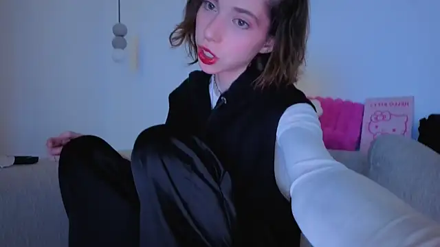 Snapshot of HappyVivy chatting on 9, 4, 2026 HappyVivy online show from 9, 4, 2026