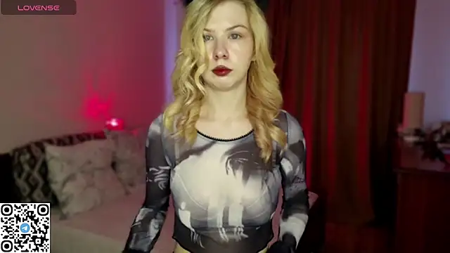 Snapshot of LynetHakes chatting on 9, 4, 2026 LynetHakes online show from 9, 4, 2026