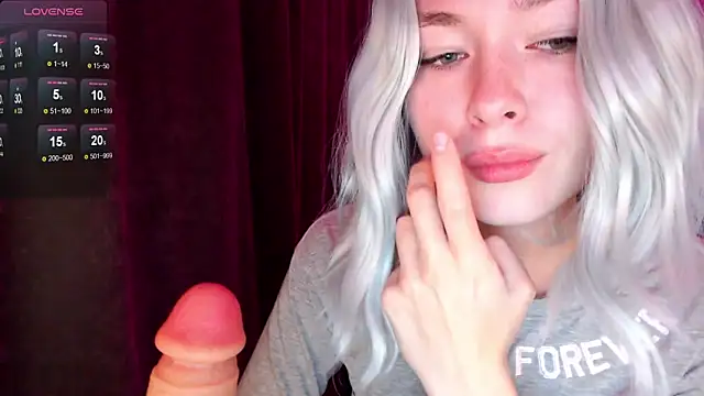 Ohmy Nora  online show from 13, 9, 2025