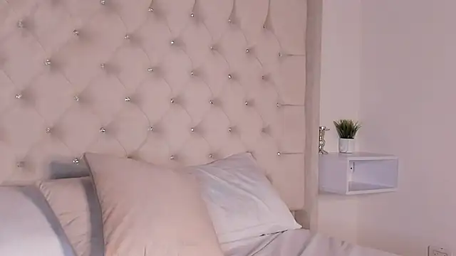 Snapshot of bella_bloomg chatting on 30, 1, 2025 bella bloomg online show from 30, 1, 2025