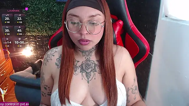 Snapshot of natyk_m chatting on 31, 10, 2025 natyk m online show from 31, 10, 2025