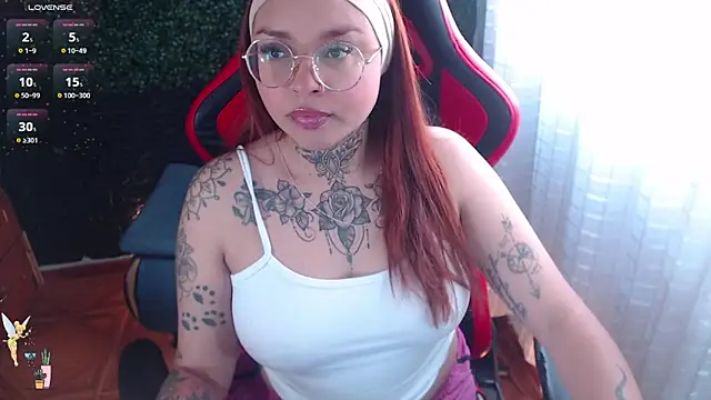 Snapshot of natyk_m chatting on 30, 11, 2025 natyk m online show from 30, 11, 2025