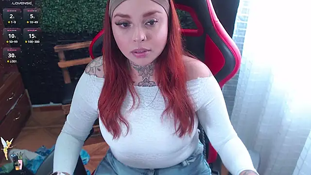 Snapshot of natyk_m chatting on 15, 12, 2025 natyk m online show from 15, 12, 2025