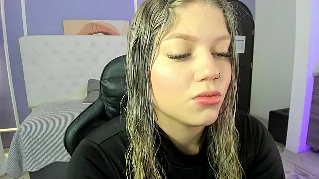 alaia greyy online show from 2, 10, 2025