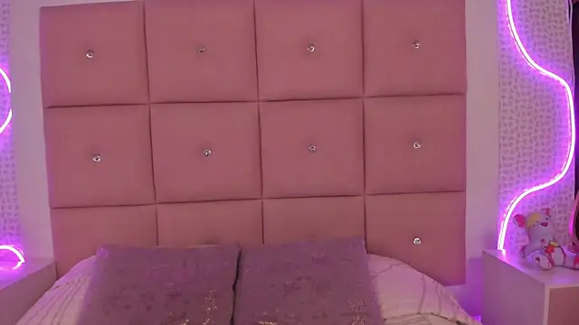 CAYLINCOLLINS online show from 10, 2, 2026