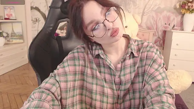 BritneyBarker online show from 26, 11, 2025