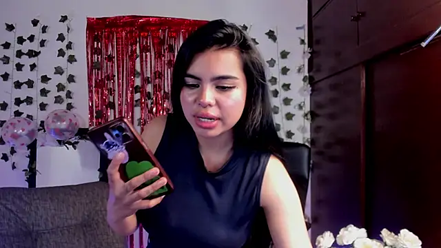 Snapshot of saray__jones chatting on 14, 2, 2025 saray jones online show from 14, 2, 2025