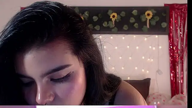 Snapshot of saray__jones chatting on 14, 2, 2025 saray jones online show from 14, 2, 2025