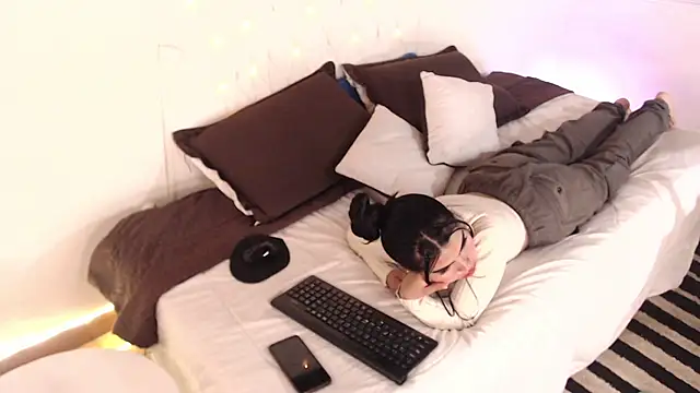 Snapshot of saray__jones chatting on 18, 3, 2025 saray jones online show from 18, 3, 2025