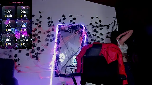 Snapshot of saray__jones chatting on 30, 10, 2025 saray jones online show from 30, 10, 2025