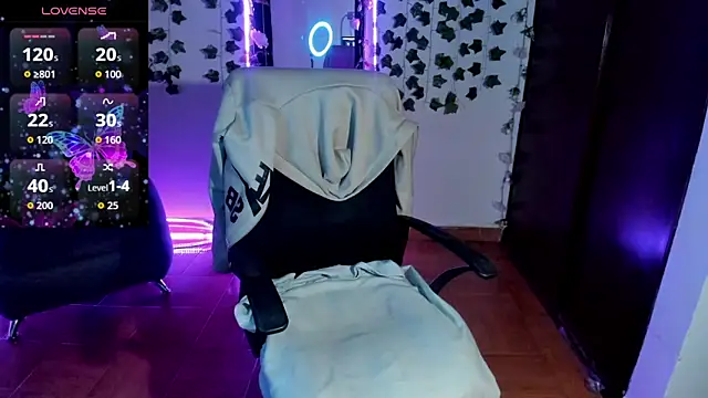 Snapshot of saray__jones chatting on 17, 11, 2025 saray jones online show from 17, 11, 2025