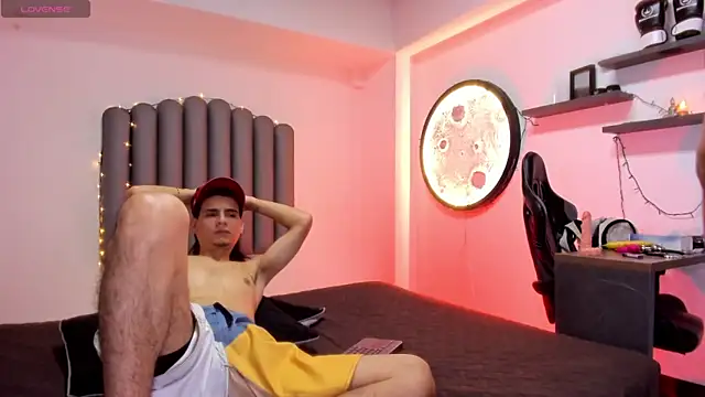 Snapshot of Martshall09 chatting on 20, 12, 2025 Martshall09 online show from 20, 12, 2025