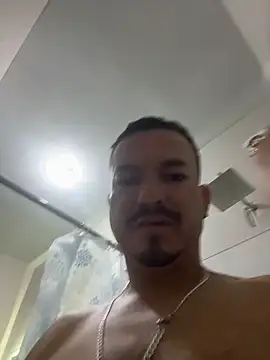 Snapshot of paullliliu chatting on 10, 10, 2025 paullliliu online show from 10, 10, 2025