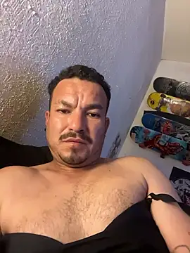 Snapshot of paullliliu chatting on 7, 1, 2026 paullliliu online show from 7, 1, 2026